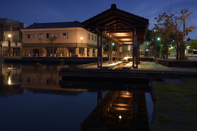 片山津温泉 足湯えんがわ 夜