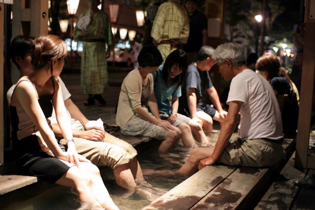 片山津温泉 足湯えんがわ 夜