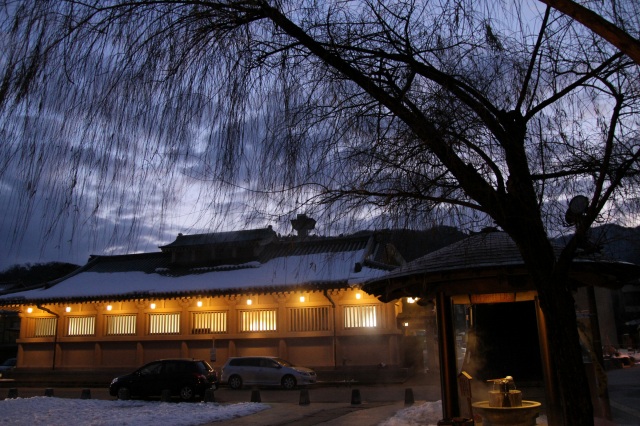 山中温泉 菊の湯 男湯 外観 ライトアップ
