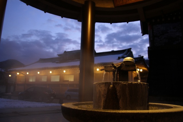 山中温泉 菊の湯 男湯 外観 ライトアップ