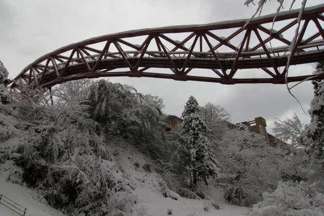 山中温泉 あやとりはし 雪景色